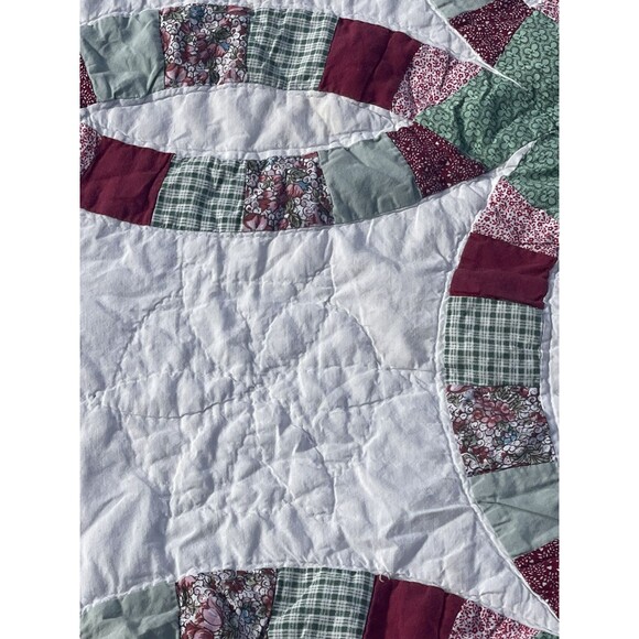 Vintage double wedding Ring patchwork Quilt Scalloped edging 77"x93" Red green - Picture 4 of 10